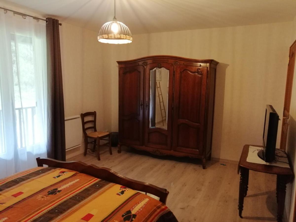 A La Joie De Vivre Chez L'Habitant Banat エクステリア 写真
